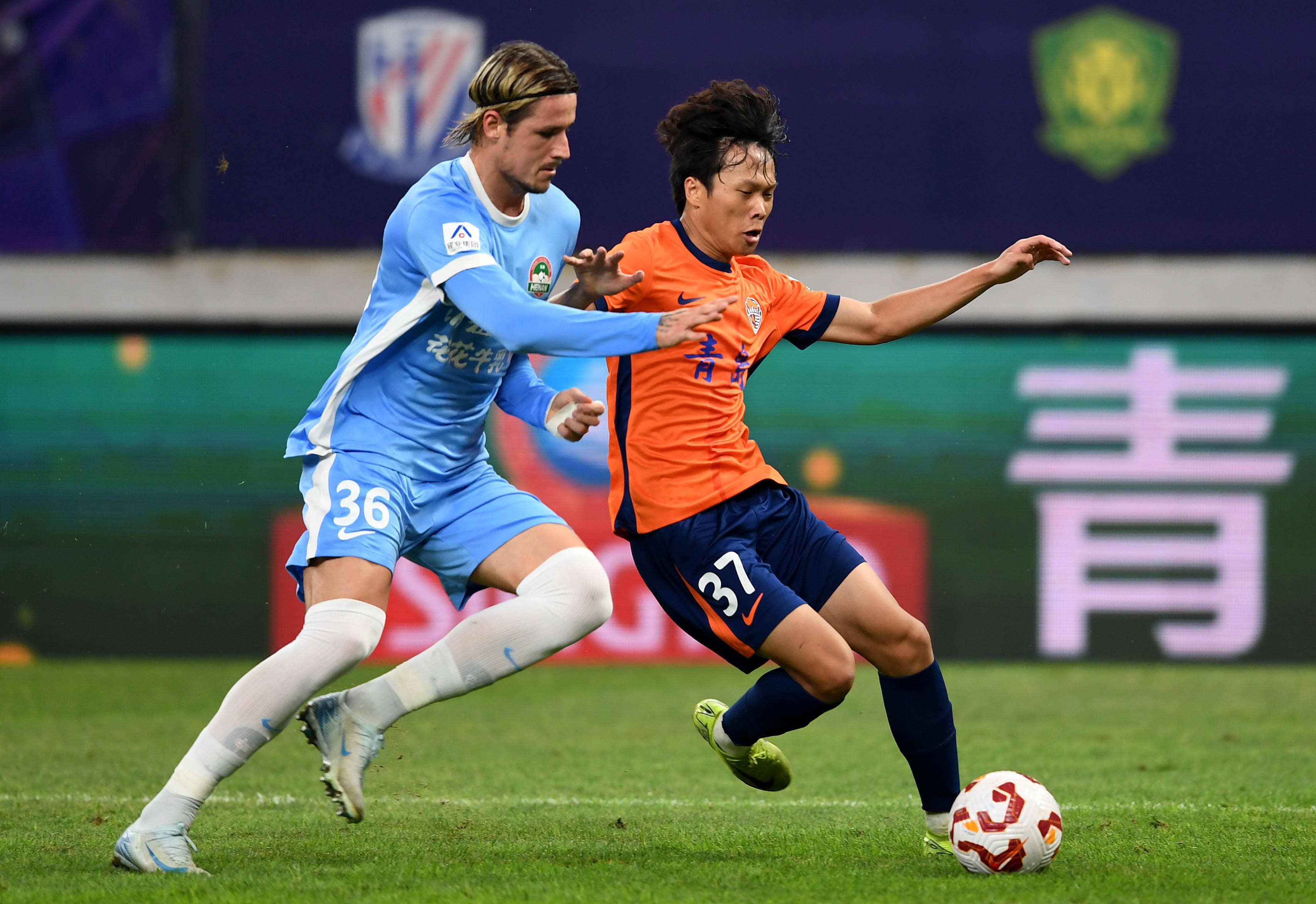 官方：德利赫特力压B费和阿马德，当选曼联11月最佳球员