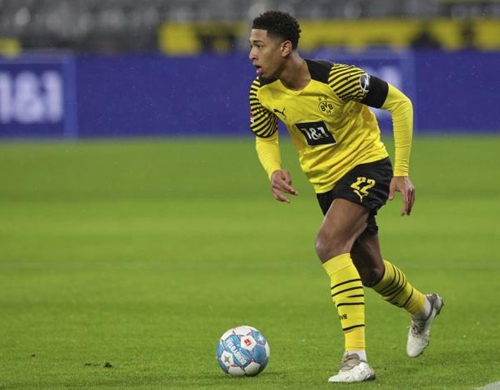 里夫斯：詹姆斯投了那个球人们会骂他该传，传了又说他该投