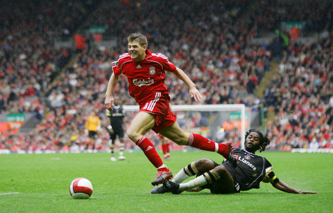 姆卡萨：球队目标就是夺冠，为曼城首秀是值得骄傲的时刻（姆卡萨：球队剑指冠军，曼城处子秀令我自豪）