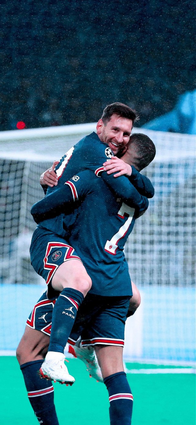 海港成立20周年！徐根宝致辞：俱乐部成绩首先要感谢球迷（海港成立二十周年，徐根宝致辞：俱乐部成绩首功在球迷）