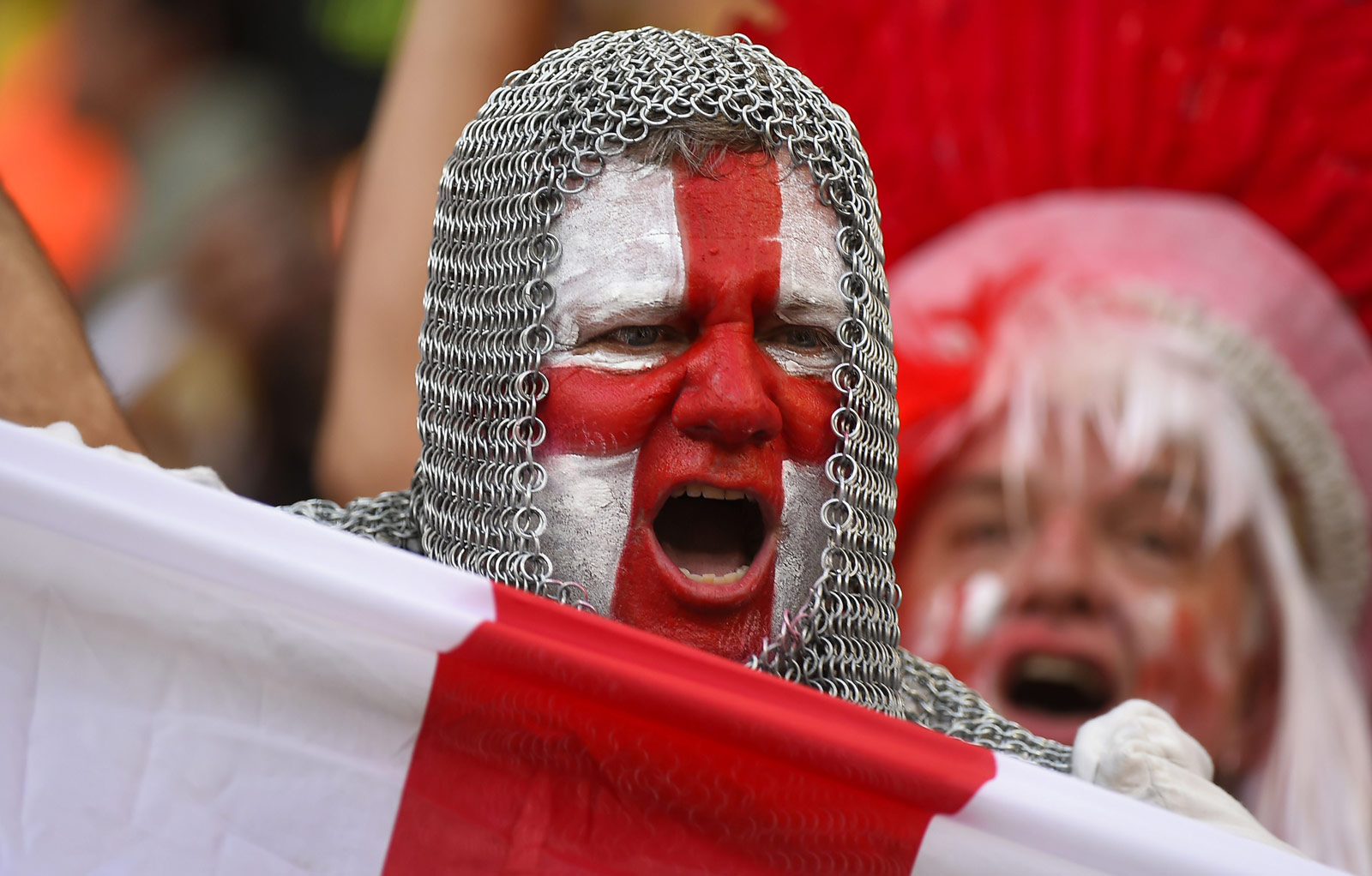 43.3米超远吊射破门，亚当斯创造本赛季英超最远距离进球（亚当斯43.3米挑射破网，改写本季英超最远进球纪录）