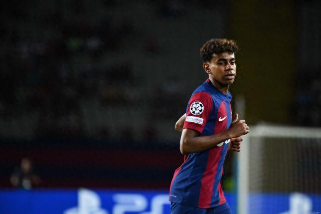 德转本赛季全球主场场均上座TOP25：多特拜仁前二，英博第19