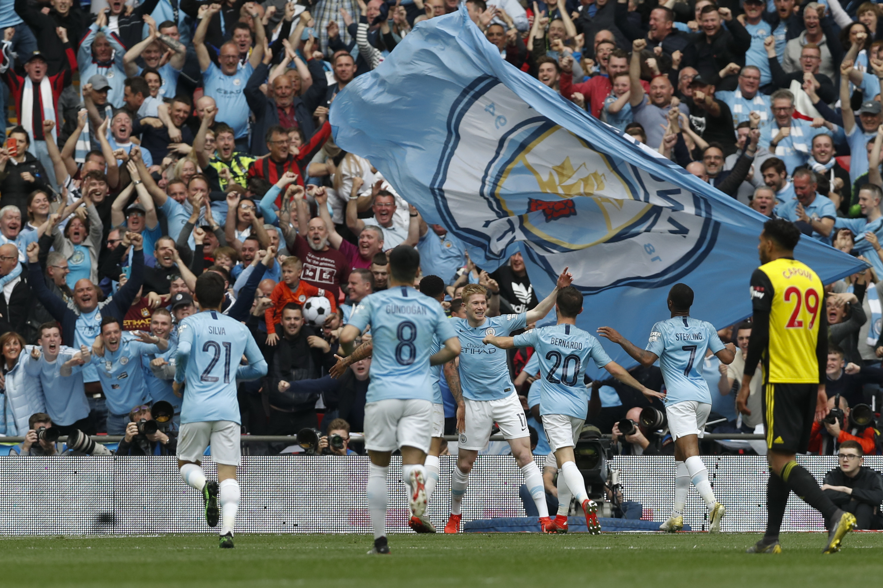 黄健翔：我们的女足与强队之间最大的差距就是身体条件