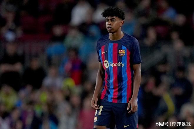 图片报：法兰克福队医私下为对手球员治疗，现已被开除