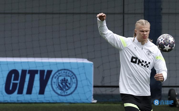 董路批评中国球迷不热爱足球，中国男足多次无缘世界杯，呼吁提升足球热情。（董路称国足球迷缺乏热情：男足屡失世界杯门票，呼吁激发足球热爱）