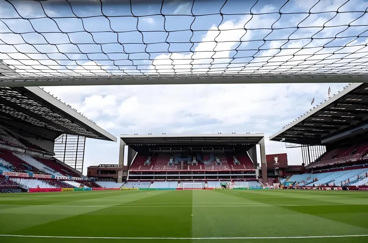 凯恩：这是我们有史以来最好的阵容；被视为夺冠大热必须接受