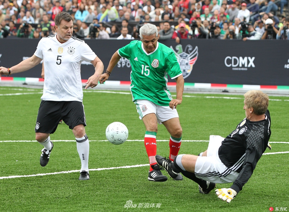 德劳伦蒂斯：现在取得的成就比肩马拉多纳？没有人能达到他的高度（德劳伦蒂斯：当下成绩能否比肩马拉多纳？他的高度无人可及）